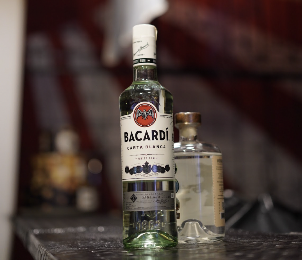 10 Rekomendasi Minuman Alkohol Terbaik untuk Menemani Weekend 6 Warung Alohol - bacardi white